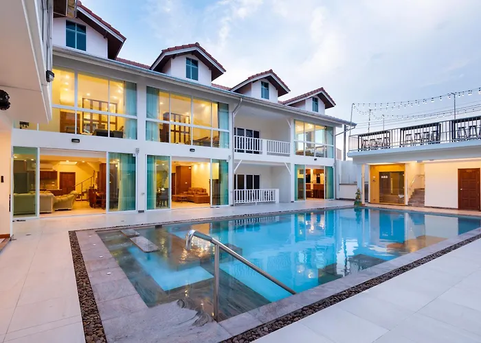 Pratamnak Residence Luxury Villas Pattaya