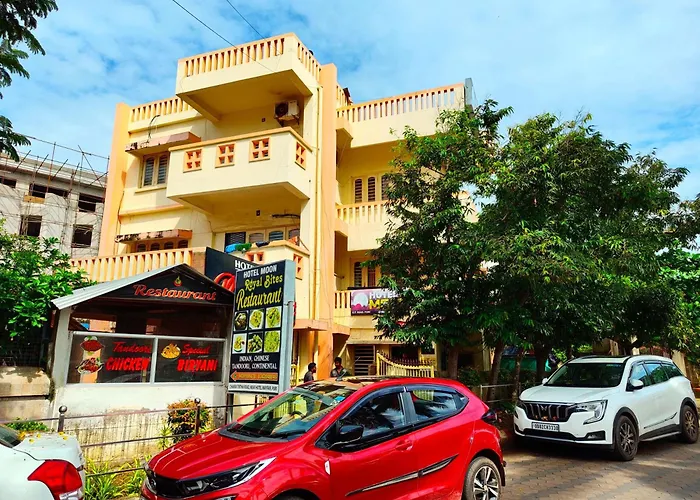 Goroomgo Moon Ct Road Puri