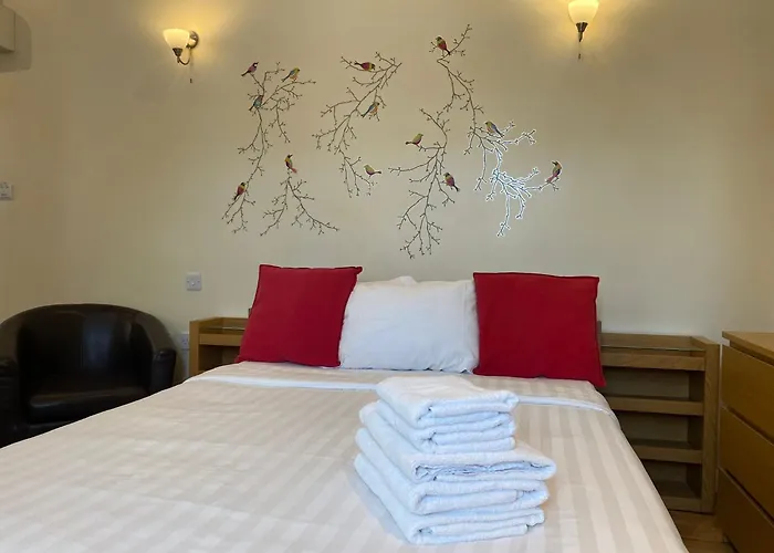 Lyall Apartment Hotel London