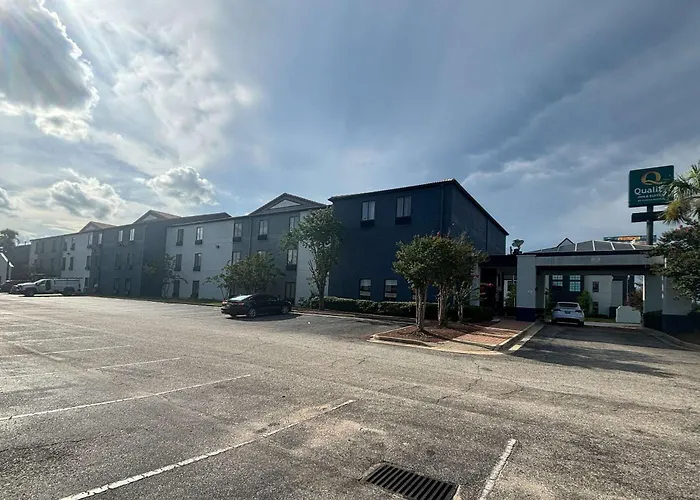 Quality Inn & Suites At Airport Blvd I-65 Mobile