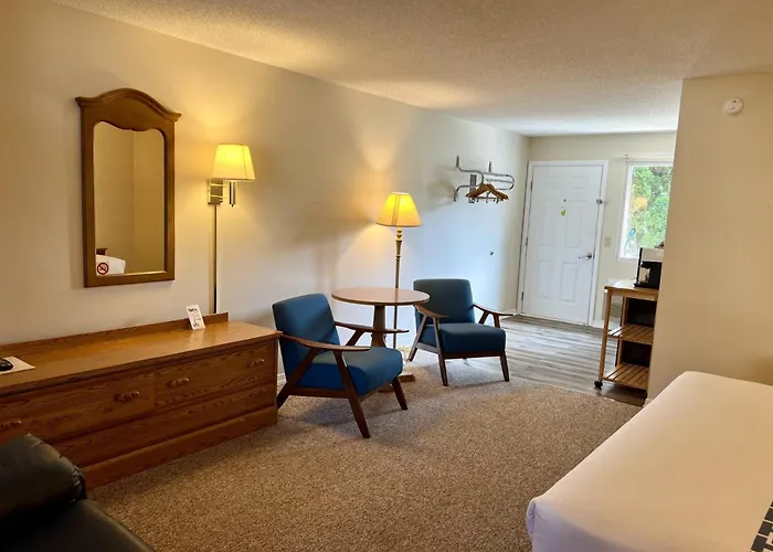 Four Seasons Inn Maggie Valley