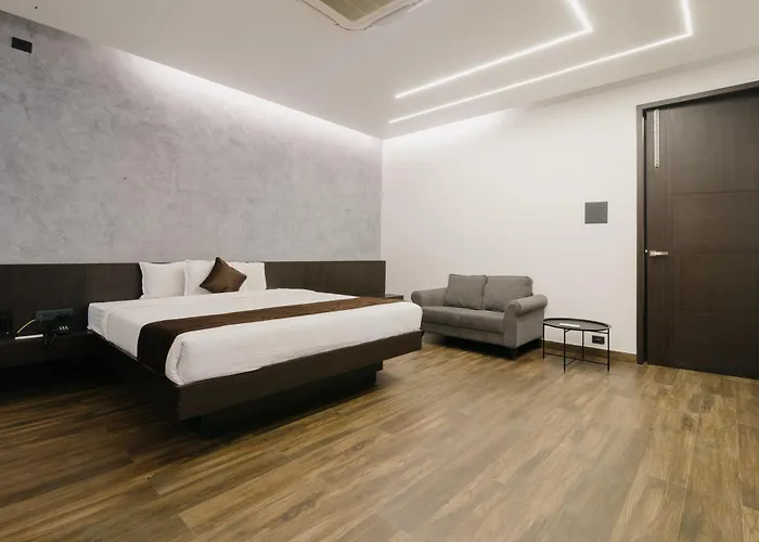 D Wayfarer Inn Resort Erode