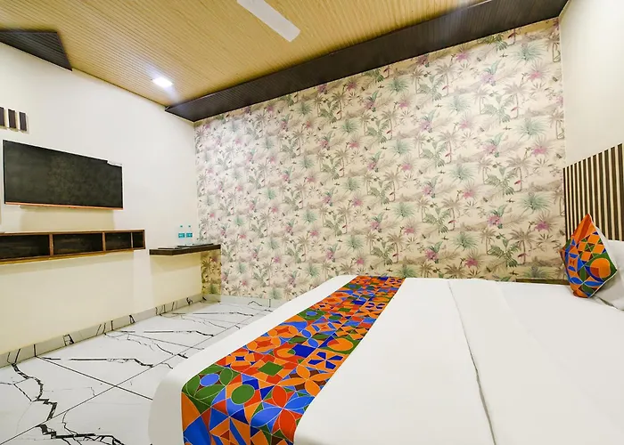 Fabhotel The Crystal Palace - Rohini Delhi 