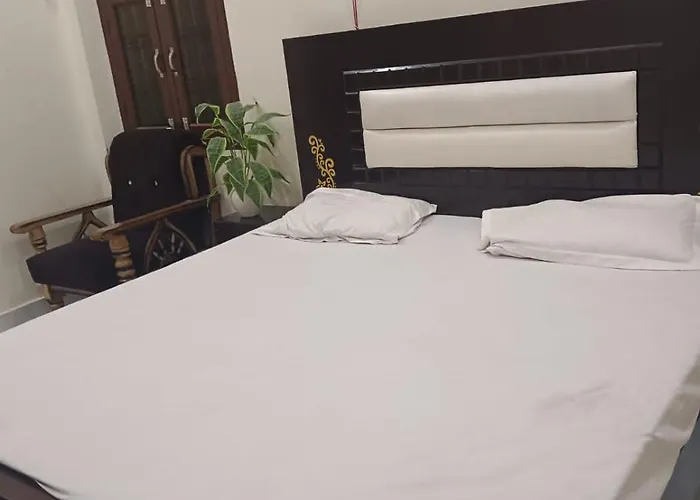 Hotel Saraswati Guesthouse Ayodhya