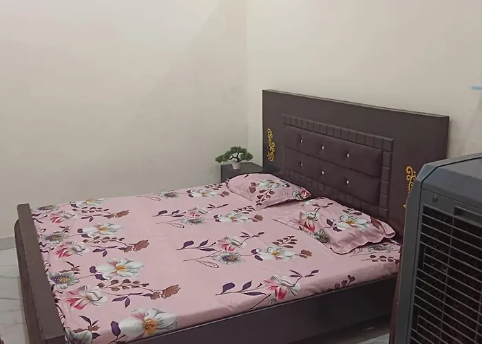 Hotel Saraswati Guesthouse Ayodhya