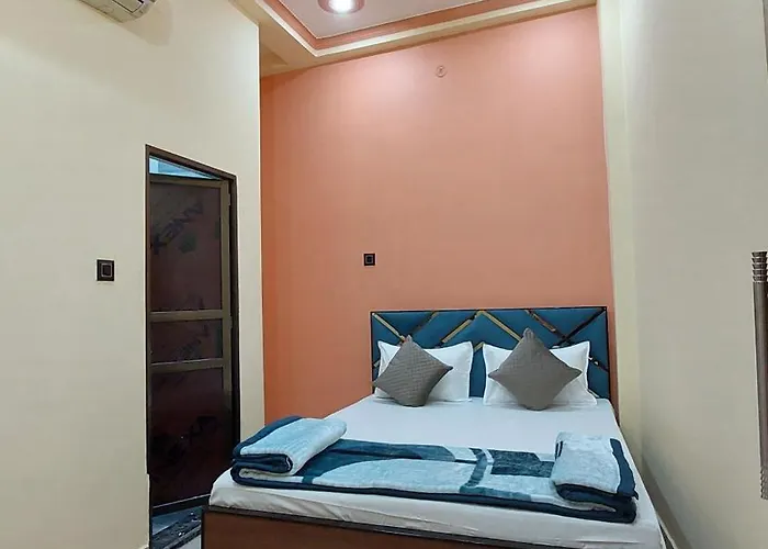 Narayani Paying Guest House Varanasi