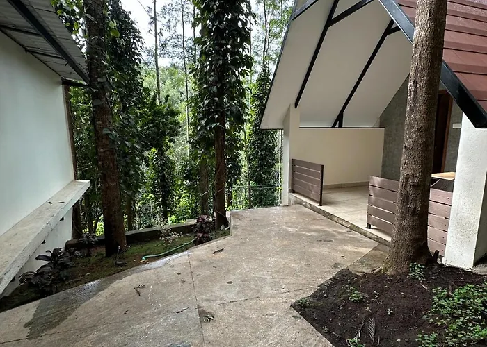 100 Oaks Estate Hotel Yercaud