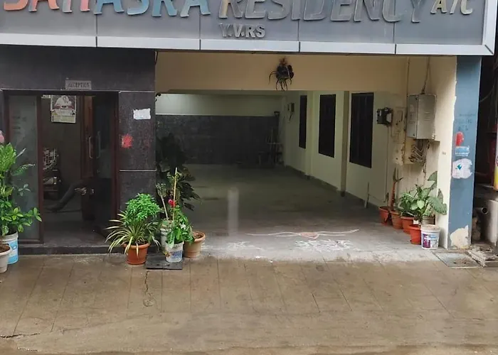 Hotel Sahasra - Opposite To Srinivasam Complex And Walkable Distance From Bus Station Tirupati