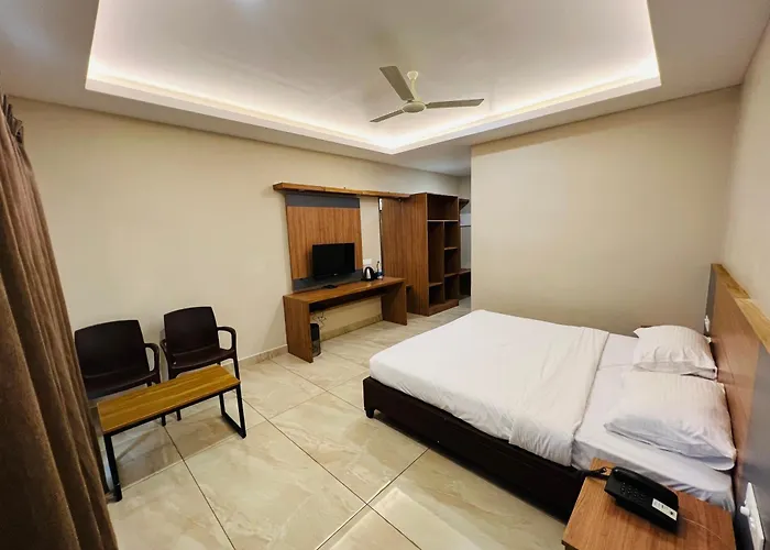 Ayur County Resort Chinnakanal
