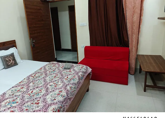 Radhe Shyam Niketan Hotel Vrindavan