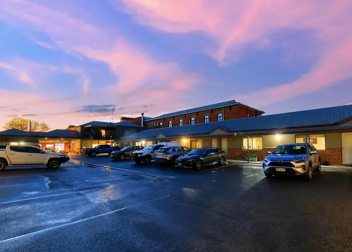 The Saltbush Motor Inn Hay
