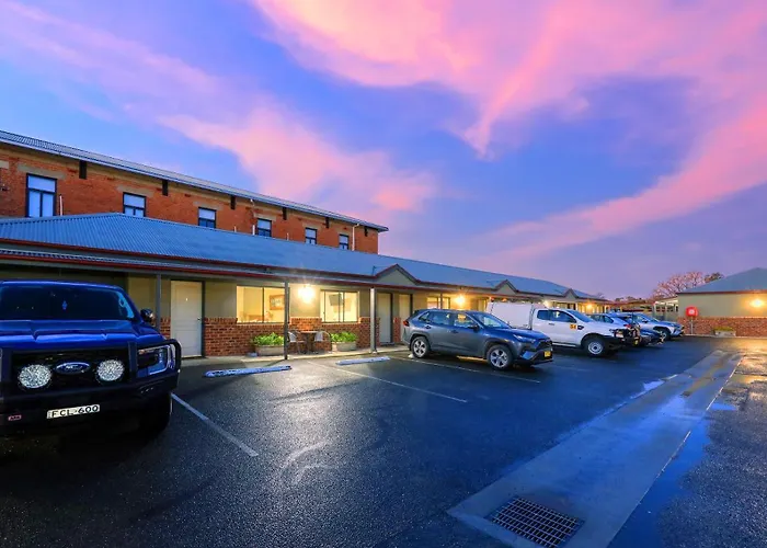 The Saltbush Motor Inn Hay