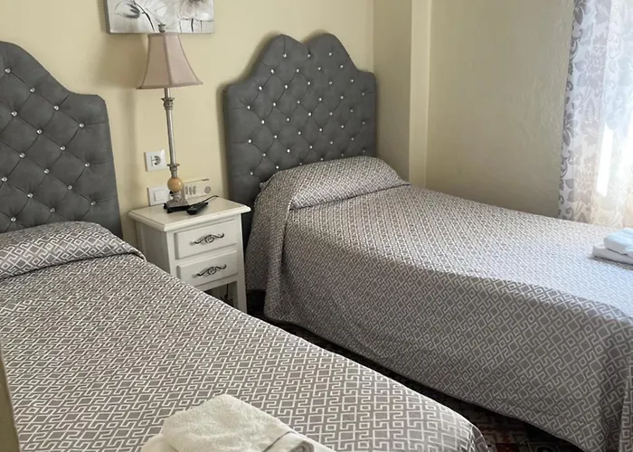 Hostal Flor De Lis- Lojo Conil De La Frontera