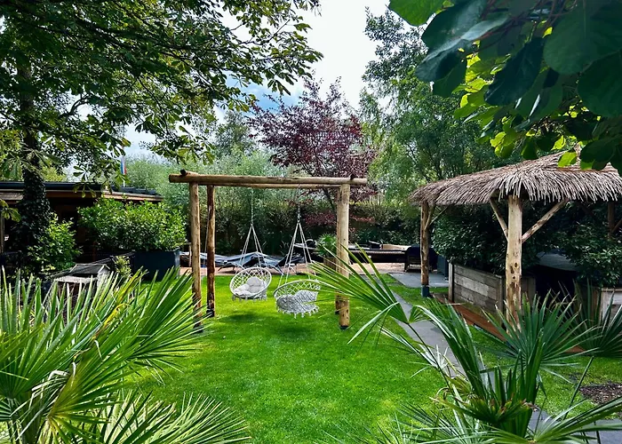 Casa aan de Plas, B&B met hottub en jacuzzi Nieuwkoop