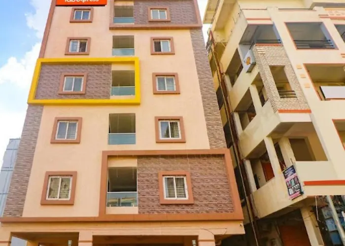 Hotel Viraaj Suites Telangana Lingampalli