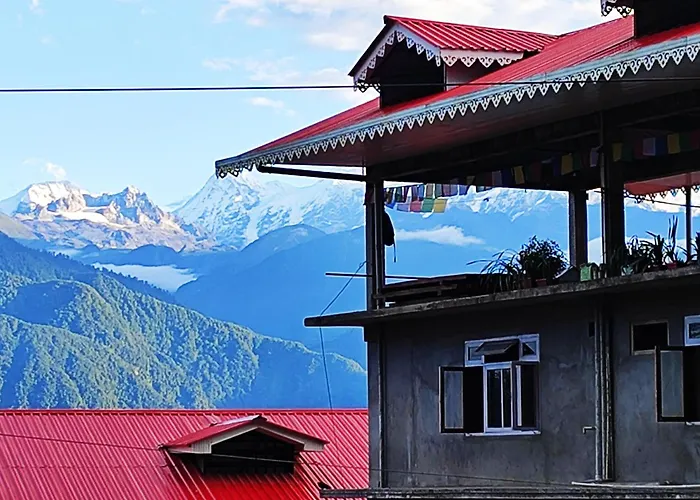 Hotel Red Cherry Pelling