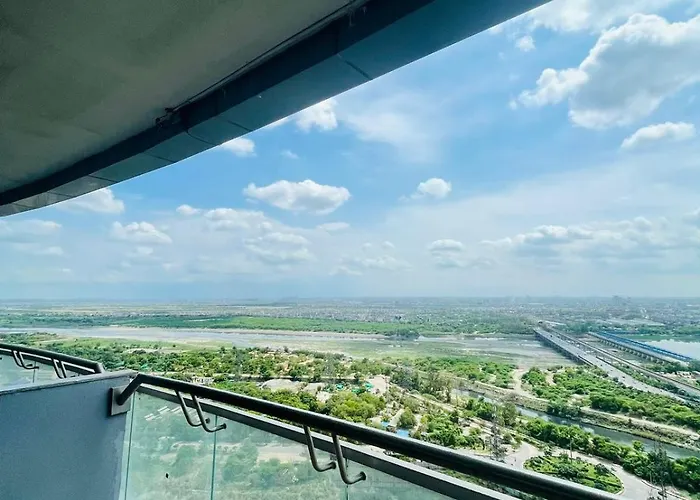 Supernova Spira Hotel New Delhi