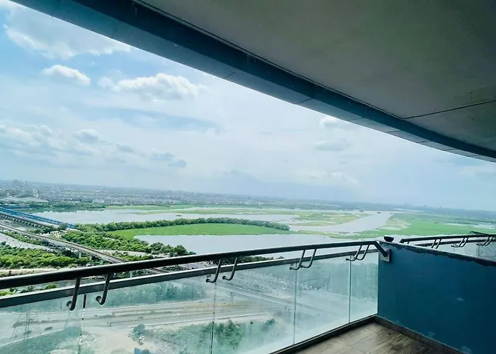 Supernova Spira Hotel New Delhi