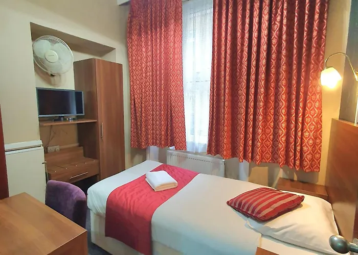 Hotel Oliver, 198 Cromwell Road Sw50Sn London