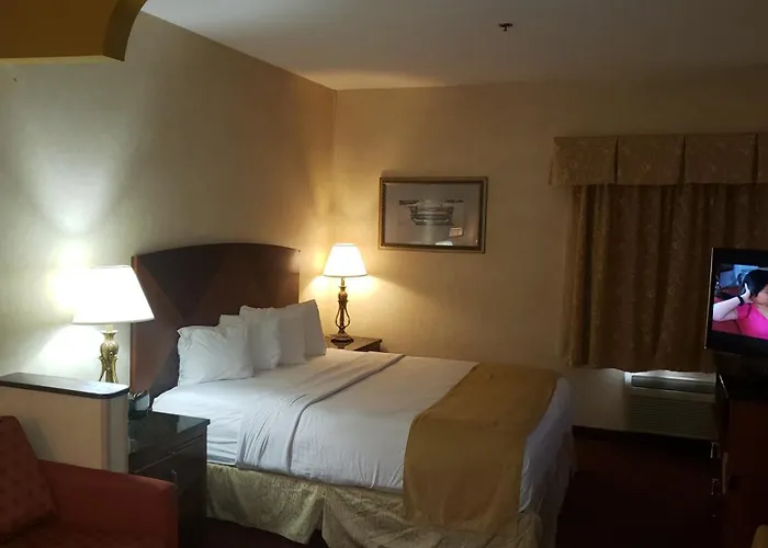 Victory Suites Warren