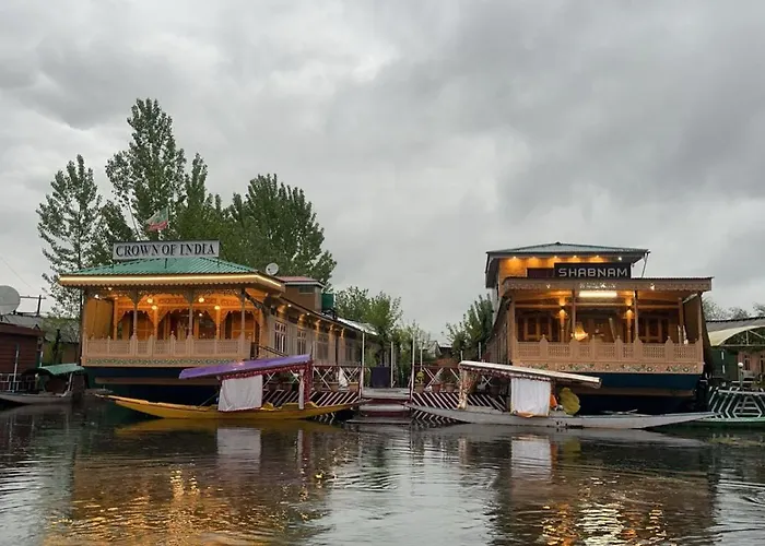 Crown Of India Group Of Houseboats Hotel Srinagar 