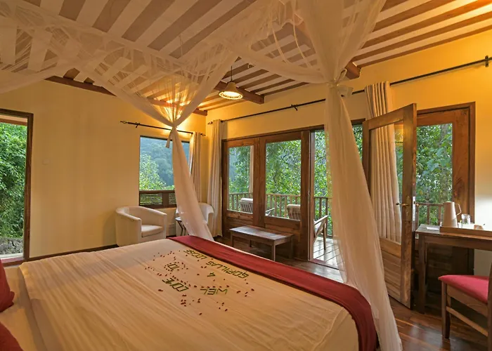 Four Gorillas Lodge Kabale