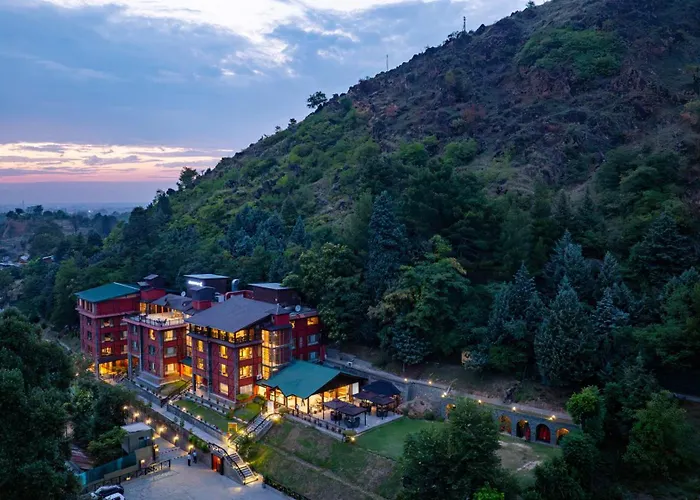 Golden Tulip Srinagar Hotel