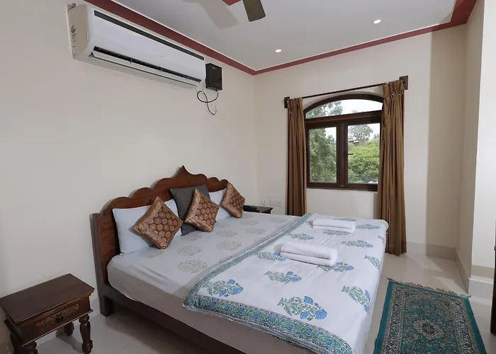 Mvt Guesthouse & Restaurant Vrindavan