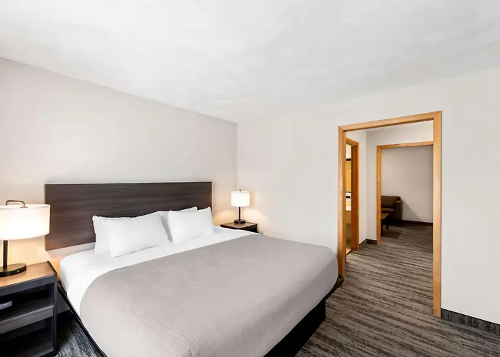 Quality Inn & Suites Munising Wetmore