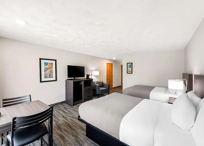 Quality Inn & Suites Munising Wetmore