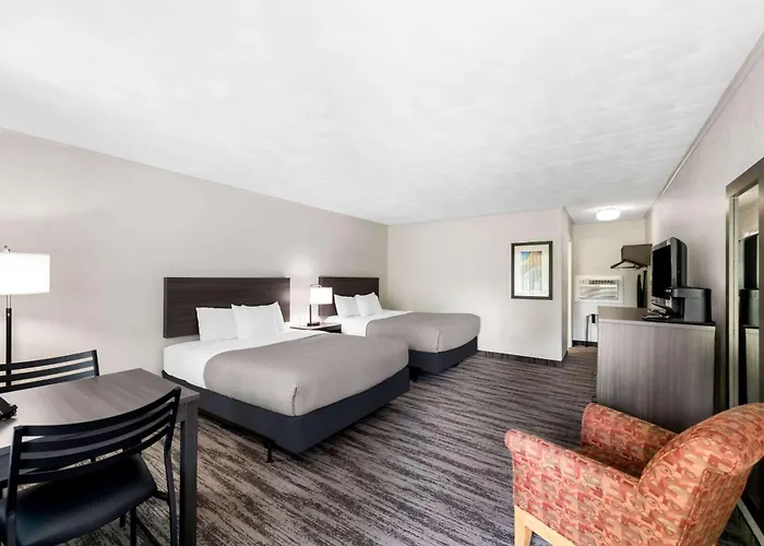 Quality Inn & Suites Munising Wetmore