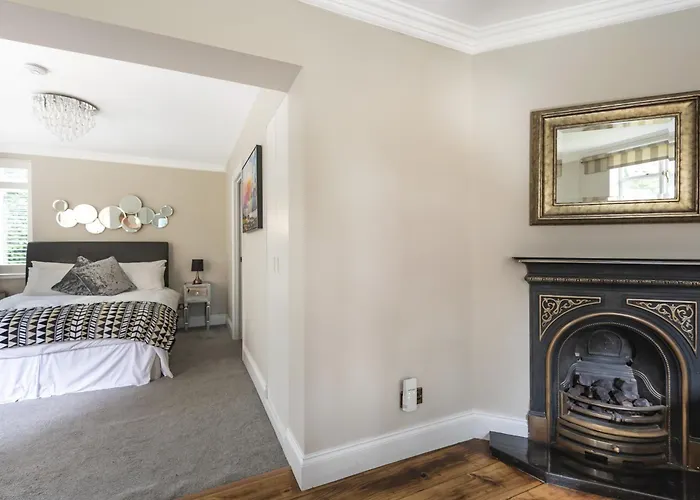 Tilehouse Lodge Denham 