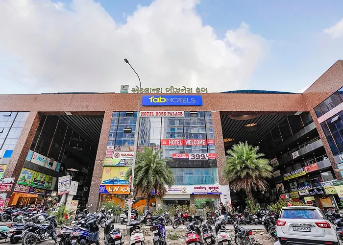 Fabhotel Rose Palace - Vesu Surat