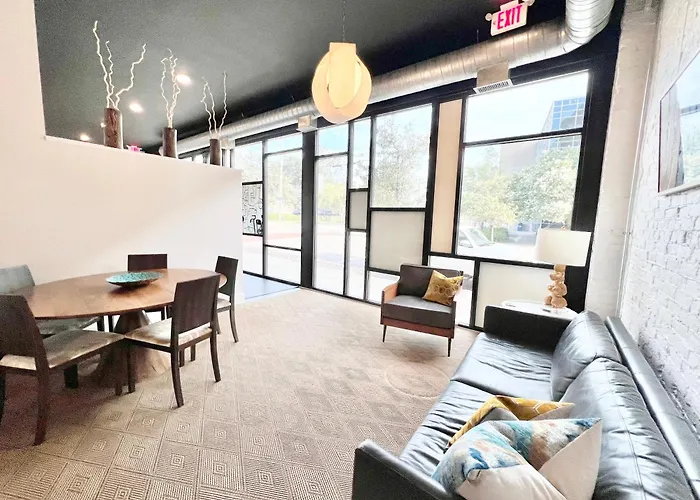 The Hive 202 King With Balcony Hotel Wilmington