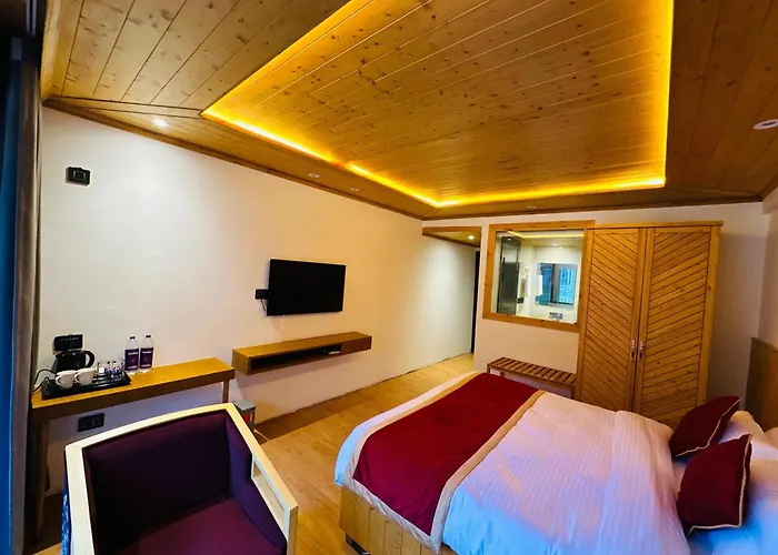 Hotel Pine Heritage Patnitop