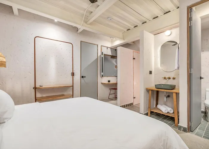 Botánica Casa Hotel Manila by HOUSY Medellín