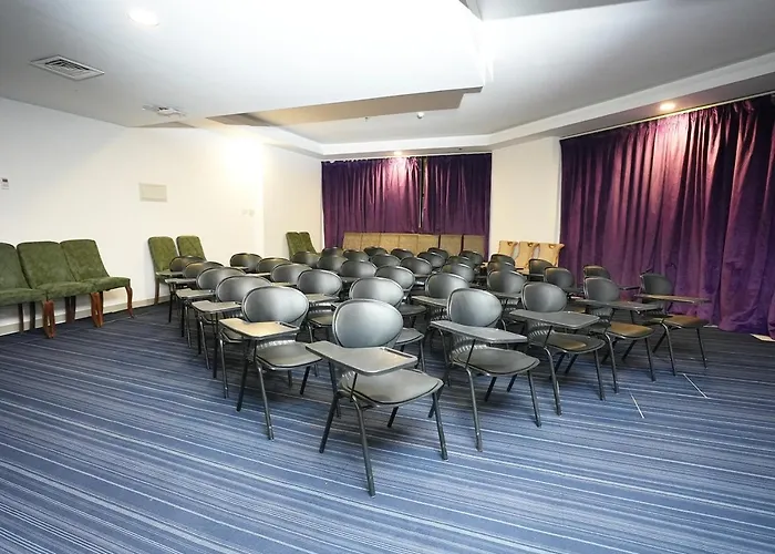 Parkside Plaza Muscat Hotel