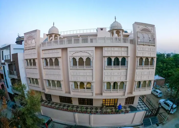 The Taj Vista Agra -Walking Distance To Taj Mahal Hotel