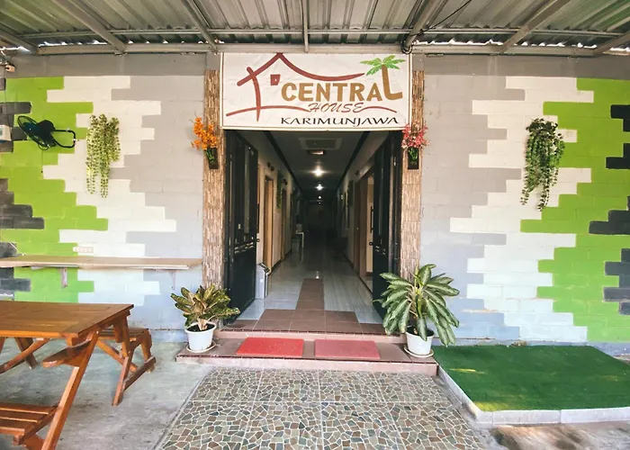 Central House Karimunjawa Mitra Reddoorz