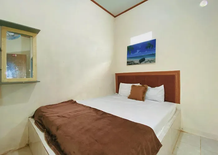Central House Karimunjawa Mitra Reddoorz