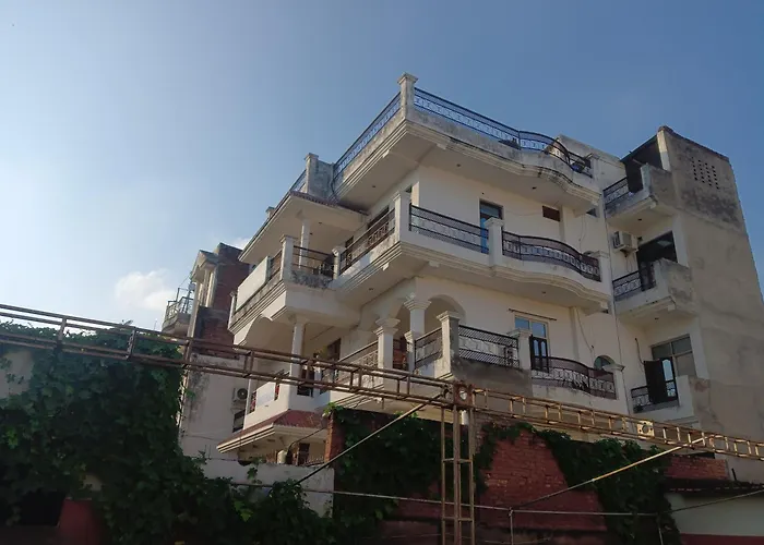 Varuna Palace Varanasi , Near Mandir & Ghat'S