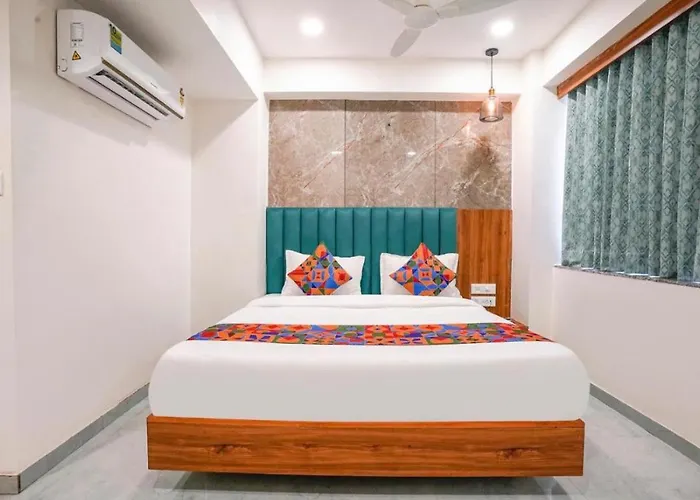 Hotel Urban Holiday House Best Rated Vrindavan