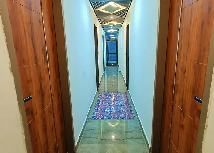 Shri Radha Rani Kripa Dham Hotel Mathura