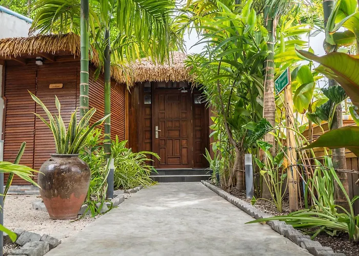 Shark Lounge Hotel Fuvahmulah