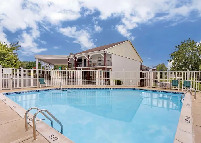 Quality Inn Smoketown - Lancaster Area