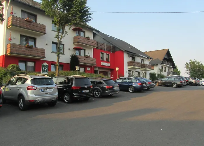 Hotel Zur Burg Nuerburg Large Car Park Nürburg