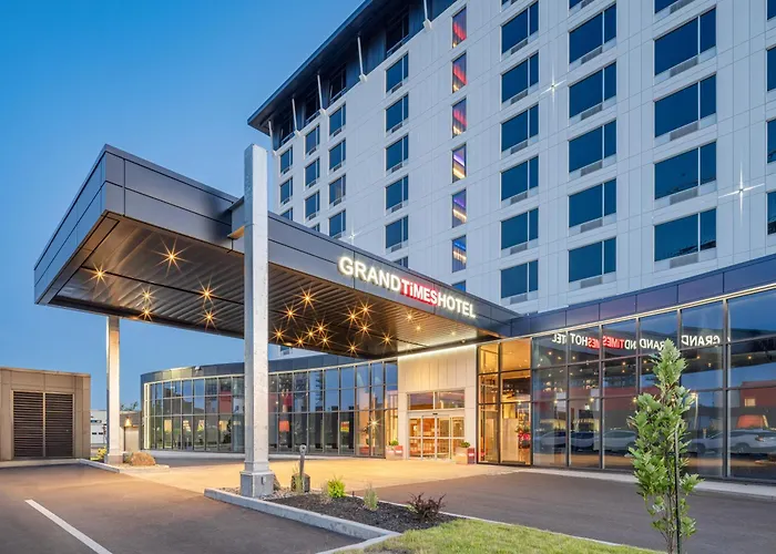 Grand Hotel Times Levis