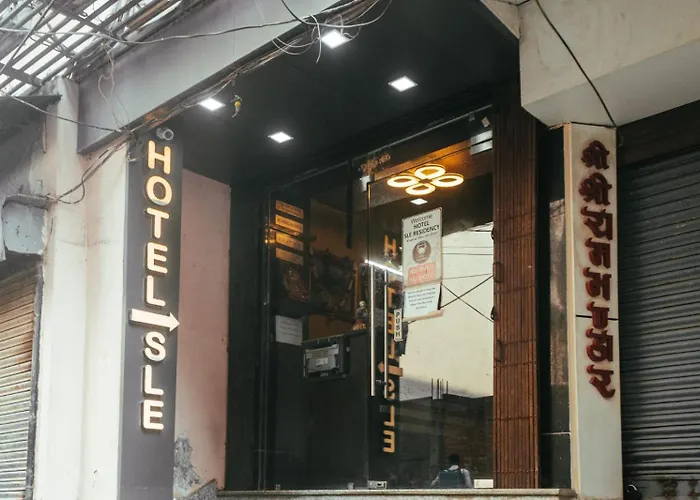 Hotel S L E Residency Varanasi