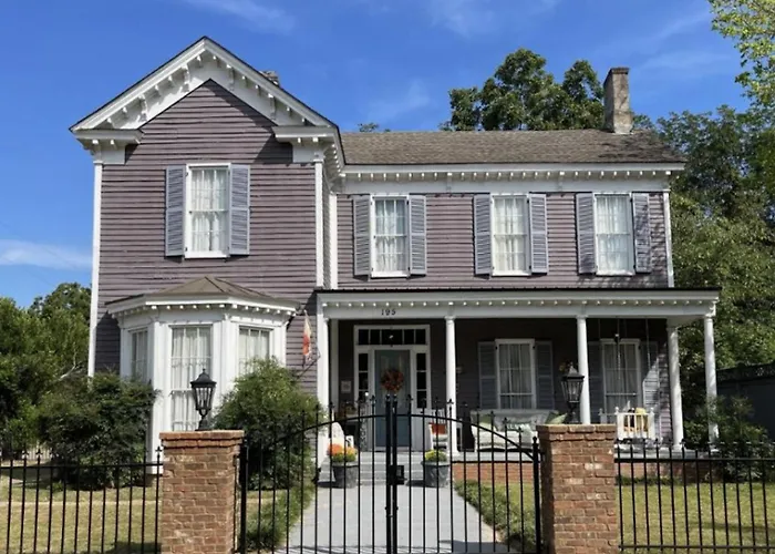 The Wynne House Inn Holly Springs