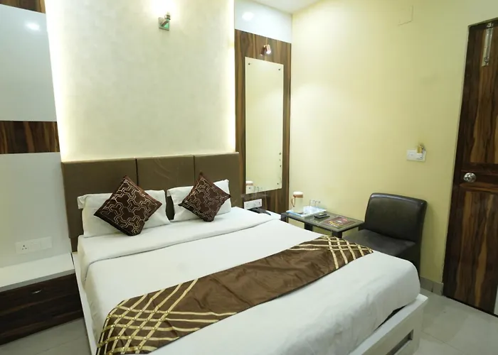Hotel Rajkamal Near Varanasi Railway Station
